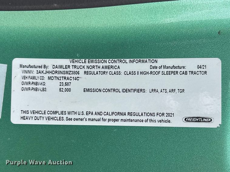 image for item DT0087 2022 Freightliner Cascadia 126 semi truck