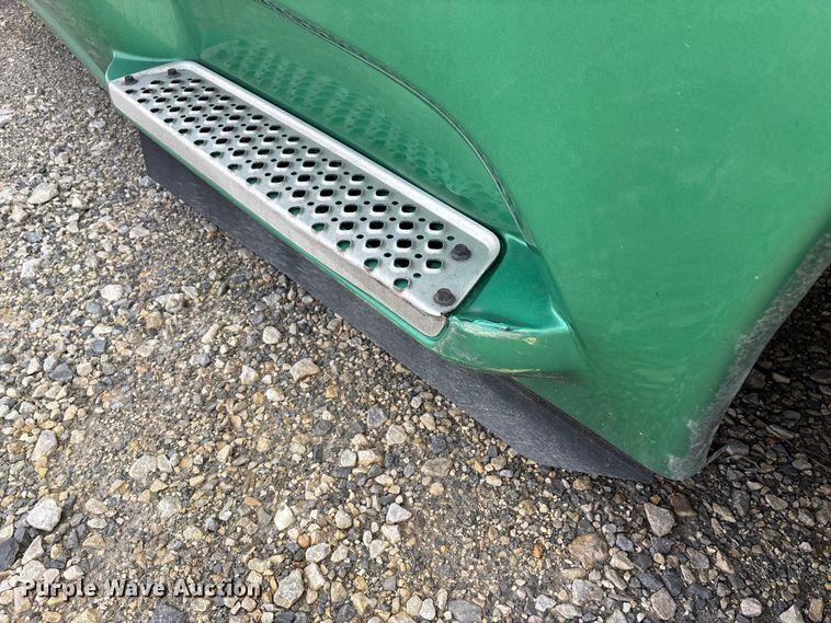 image for item DT0088 2022 International LT625 semi truck