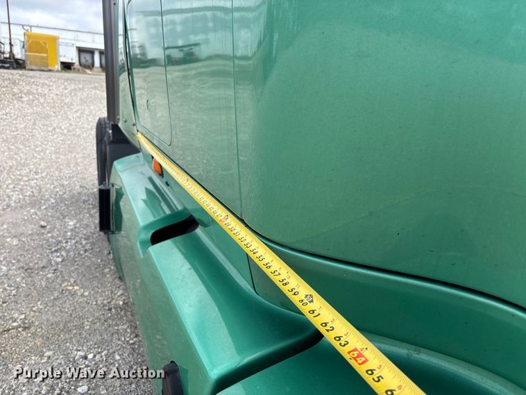 image for item DT0088 2022 International LT625 semi truck