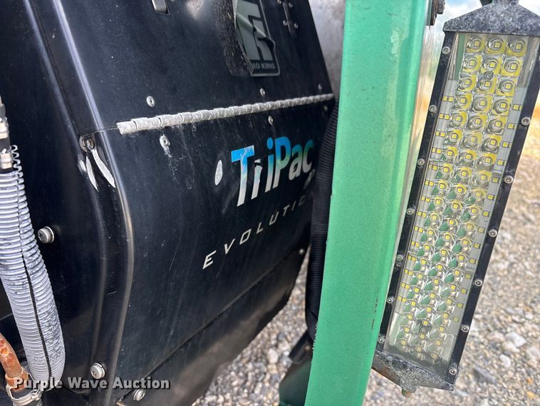 image for item DT0088 2022 International LT625 semi truck