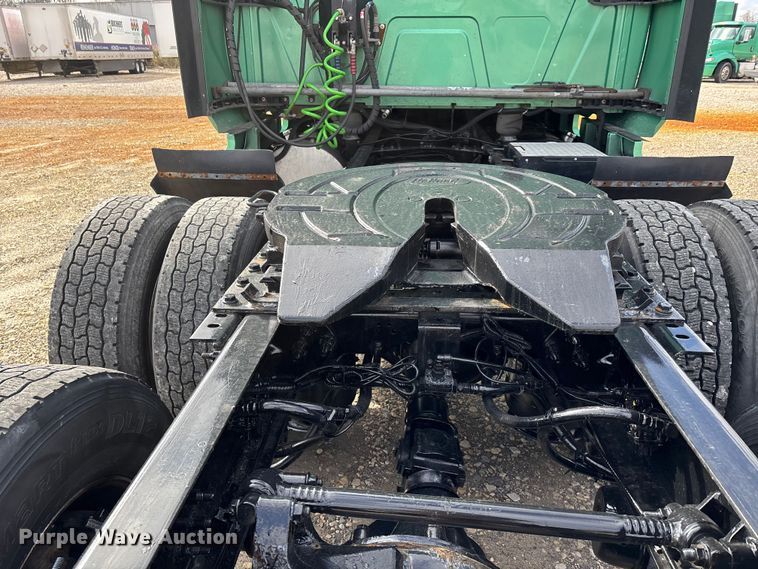 image for item DT0088 2022 International LT625 semi truck