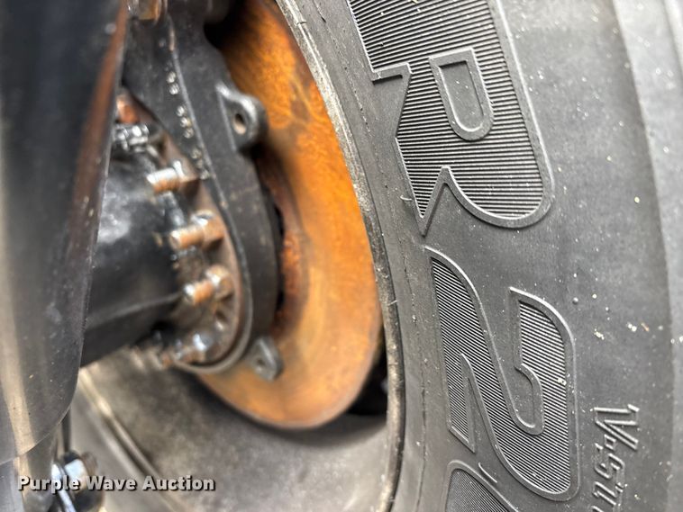 image for item DT0088 2022 International LT625 semi truck