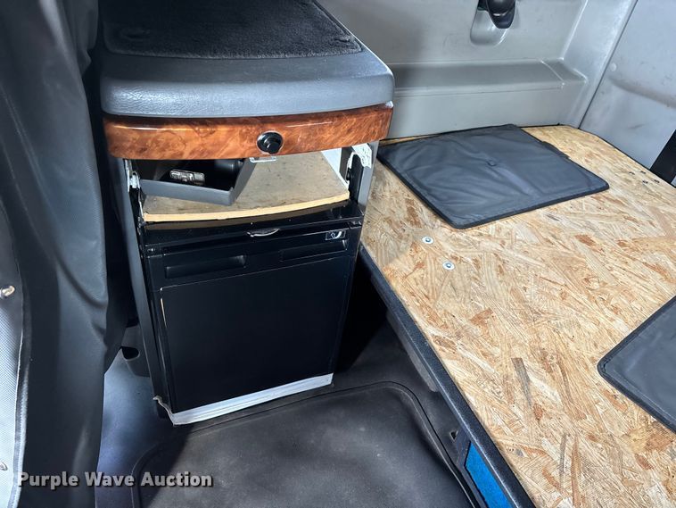 image for item DT0088 2022 International LT625 semi truck