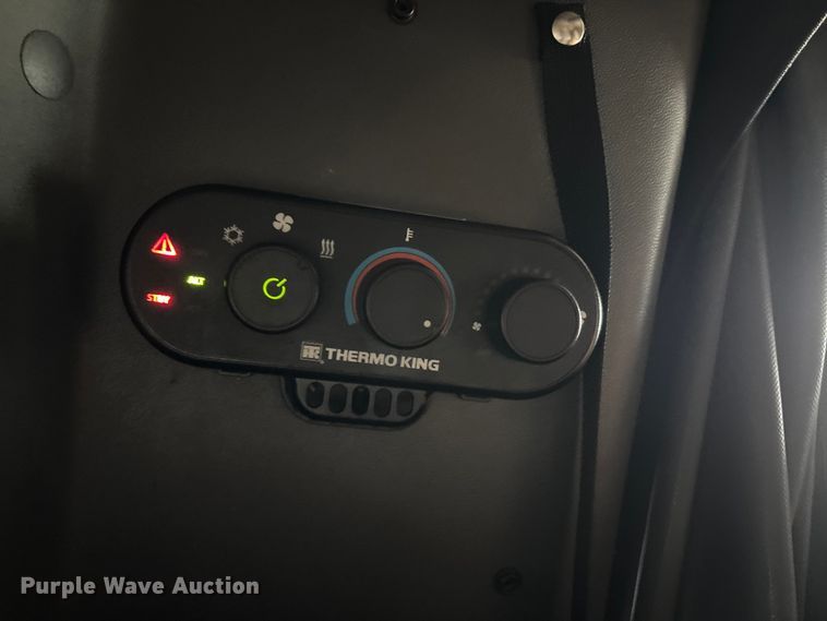 image for item DT0088 2022 International LT625 semi truck