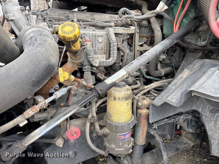 image for item DT0088 2022 International LT625 semi truck