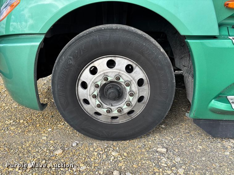 image for item DT0088 2022 International LT625 semi truck