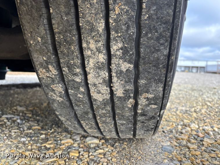 image for item DT0088 2022 International LT625 semi truck