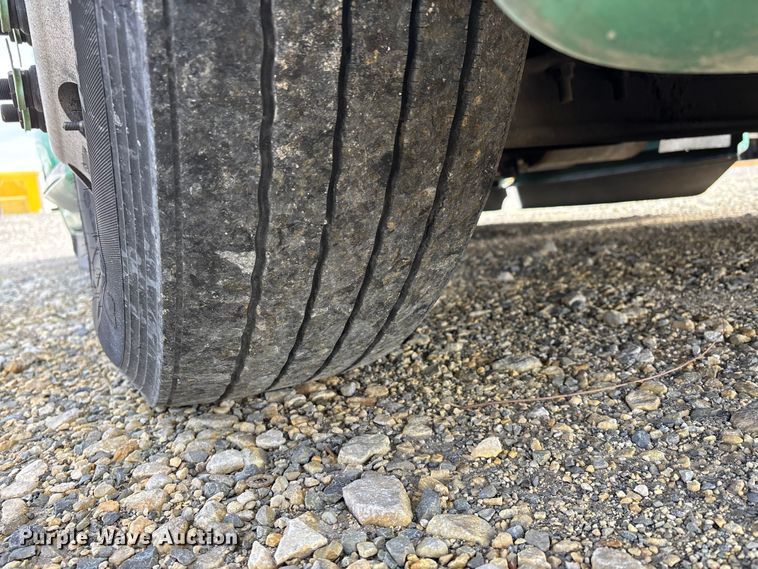 image for item DT0088 2022 International LT625 semi truck