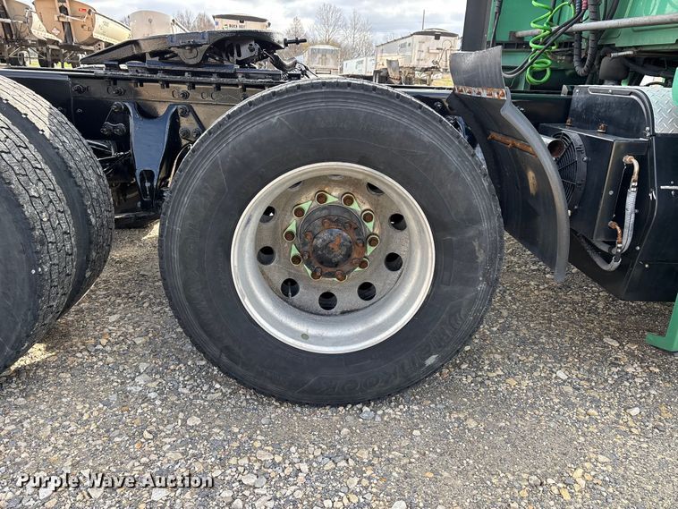 image for item DT0088 2022 International LT625 semi truck