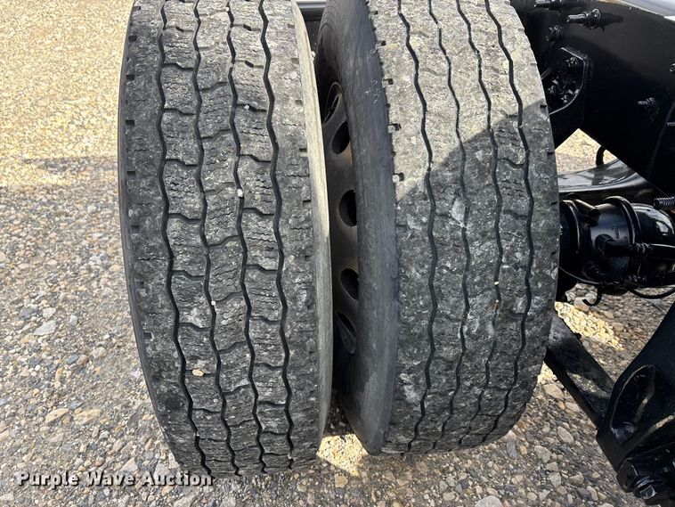 image for item DT0088 2022 International LT625 semi truck