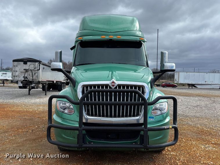 image for item DT0090 2022 International LT625 semi truck