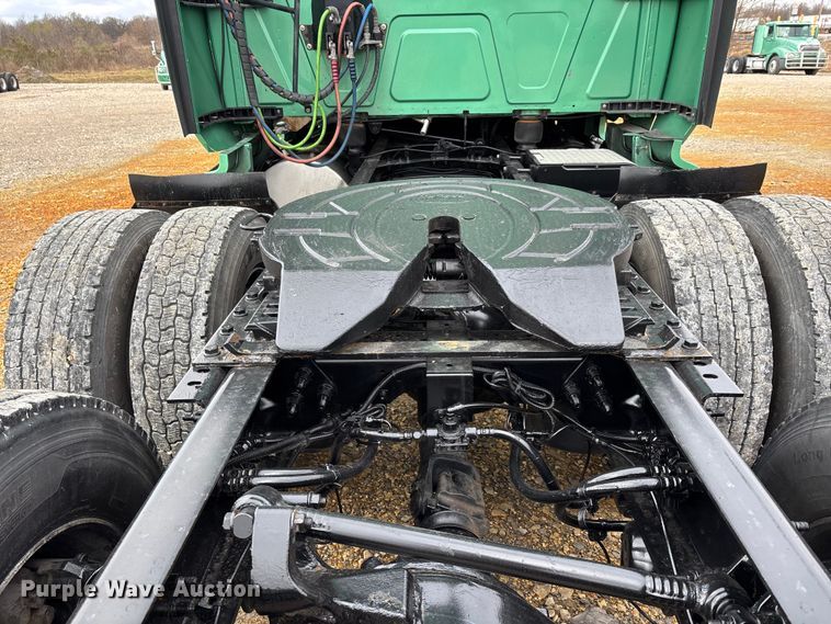 image for item DT0090 2022 International LT625 semi truck