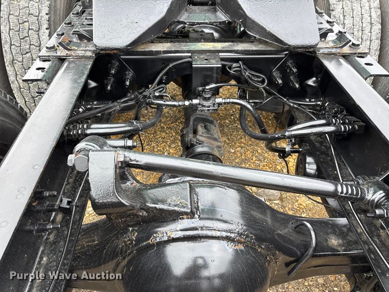 image for item DT0090 2022 International LT625 semi truck