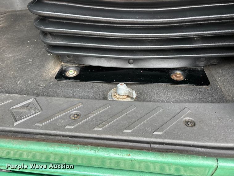 image for item DT0090 2022 International LT625 semi truck