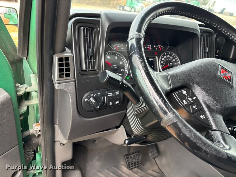 image for item DT0090 2022 International LT625 semi truck