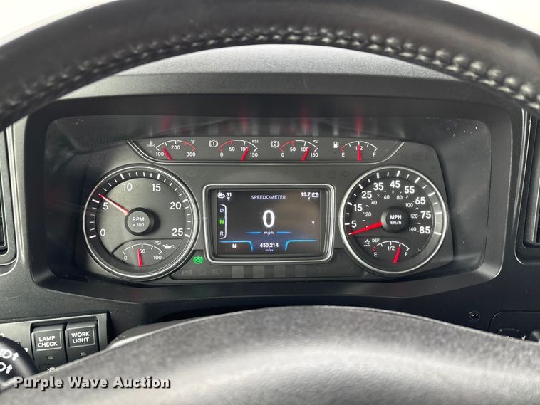 image for item DT0090 2022 International LT625 semi truck