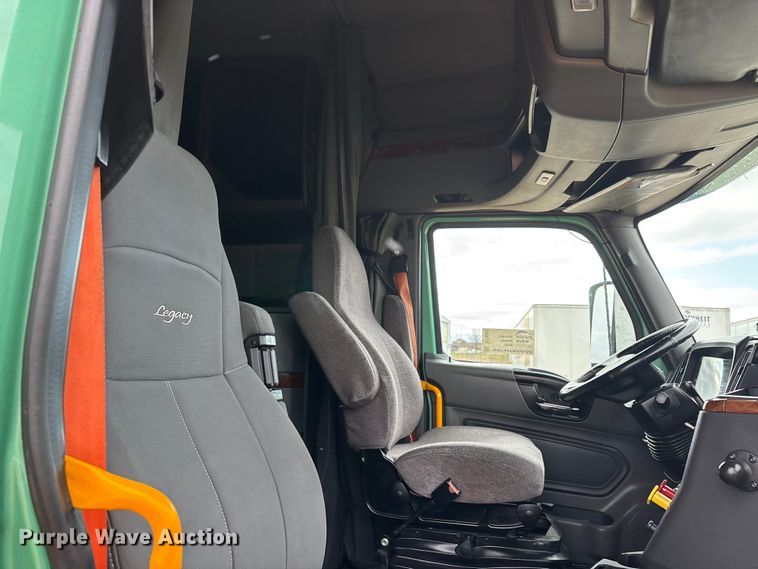 image for item DT0090 2022 International LT625 semi truck