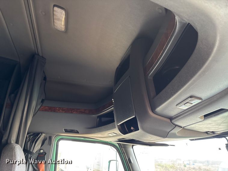 image for item DT0090 2022 International LT625 semi truck