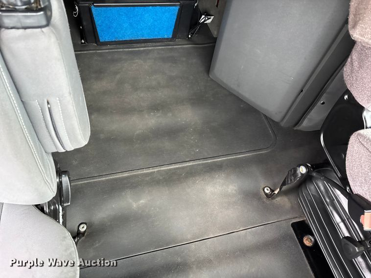 image for item DT0090 2022 International LT625 semi truck