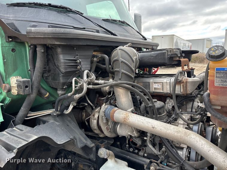 image for item DT0090 2022 International LT625 semi truck