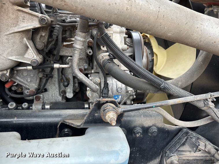 image for item DT0090 2022 International LT625 semi truck