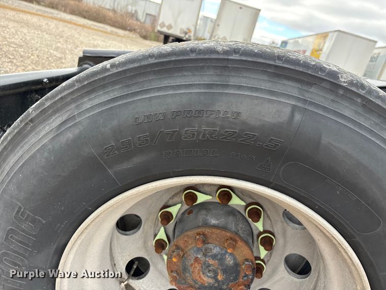 image for item DT0090 2022 International LT625 semi truck