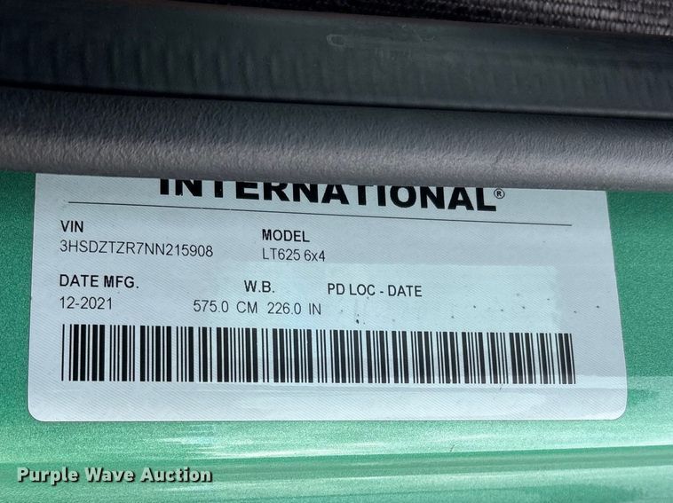 image for item DT0090 2022 International LT625 semi truck