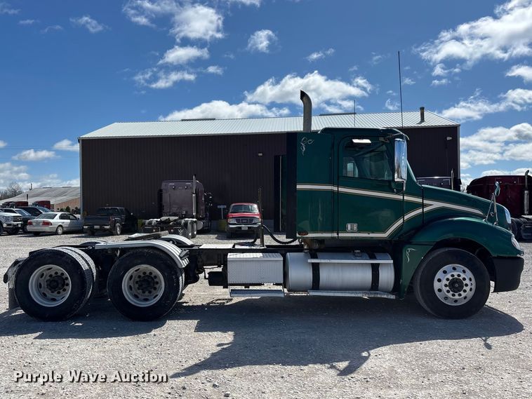 image for item DT0091 2015 Freightliner glider kit semi truck