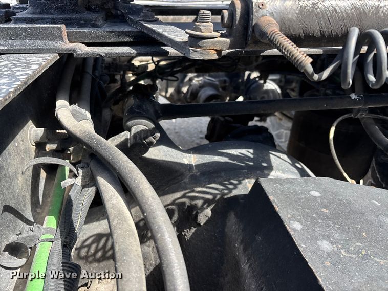 image for item DT0091 2015 Freightliner glider kit semi truck