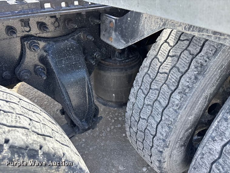 image for item DT0091 2015 Freightliner glider kit semi truck