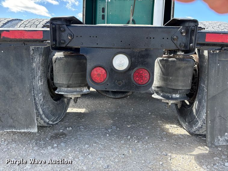 image for item DT0091 2015 Freightliner glider kit semi truck