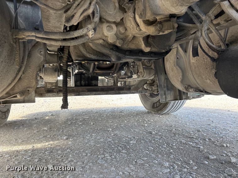 image for item DT0091 2015 Freightliner glider kit semi truck