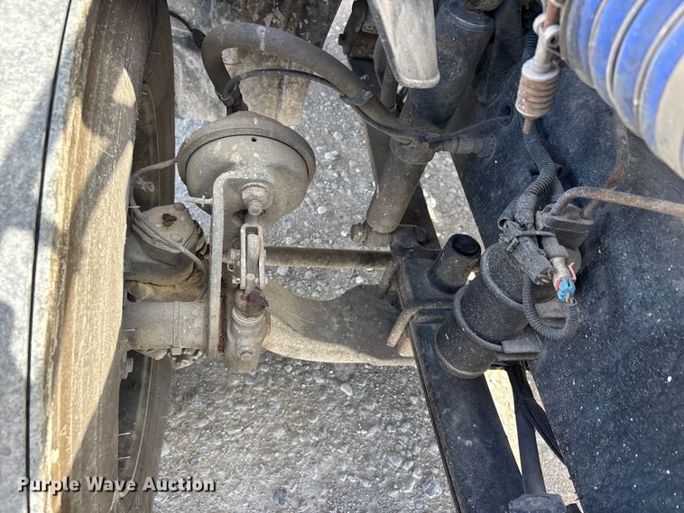 image for item DT0091 2015 Freightliner glider kit semi truck