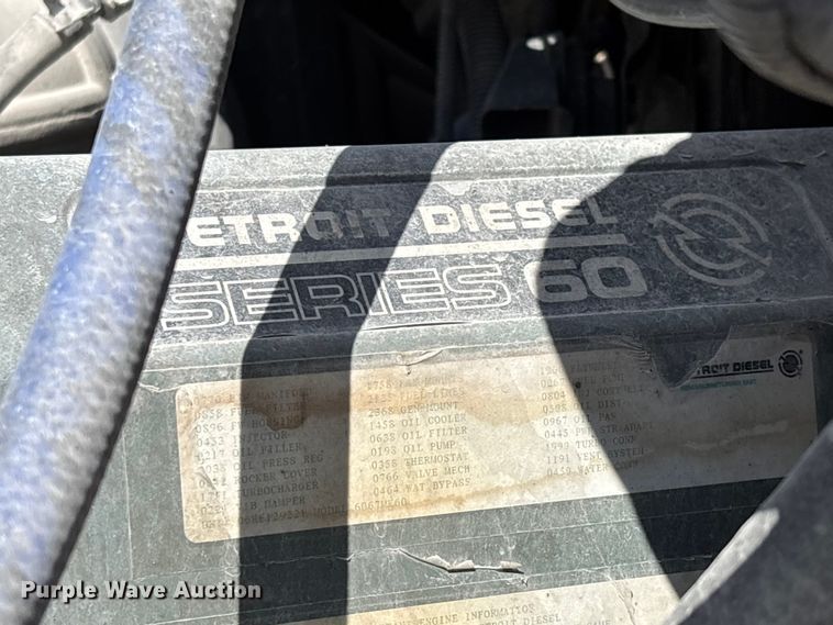 image for item DT0091 2015 Freightliner glider kit semi truck