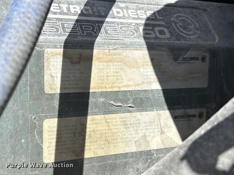 image for item DT0091 2015 Freightliner glider kit semi truck