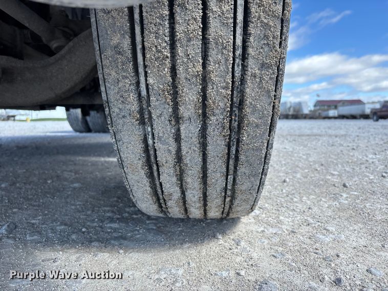 image for item DT0091 2015 Freightliner glider kit semi truck