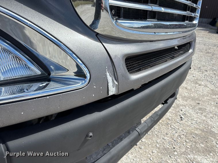 image for item DT0092 2014 Freightliner Columbia glider kit semi truck