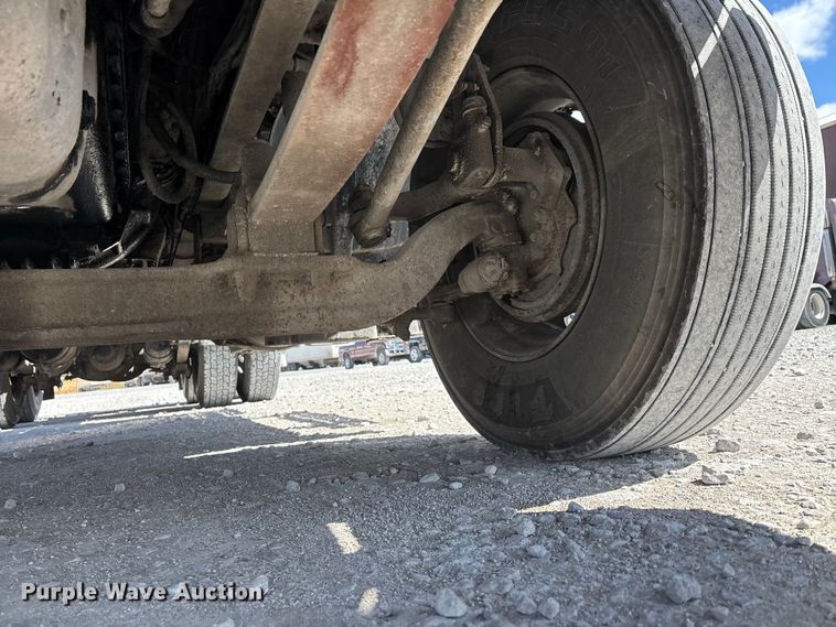 image for item DT0092 2014 Freightliner Columbia glider kit semi truck