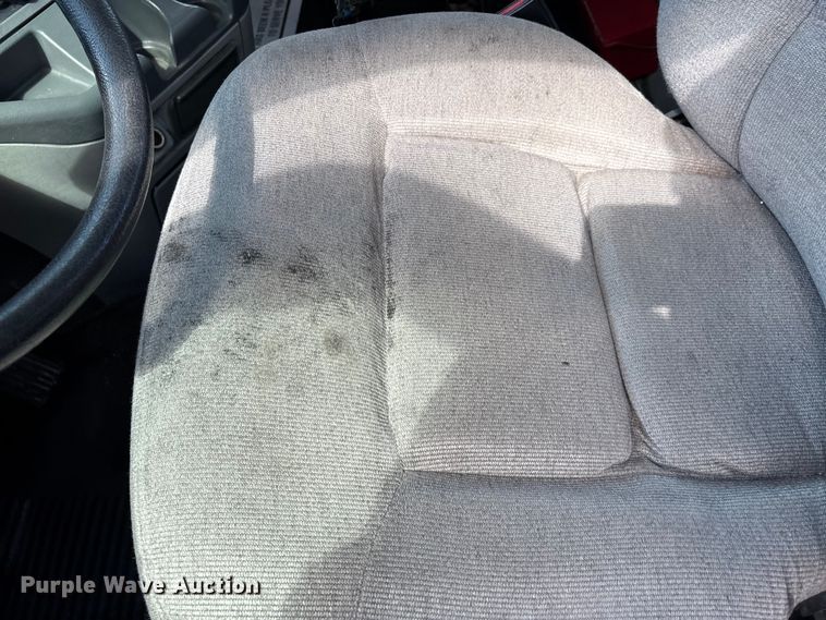 image for item DT0092 2014 Freightliner Columbia glider kit semi truck