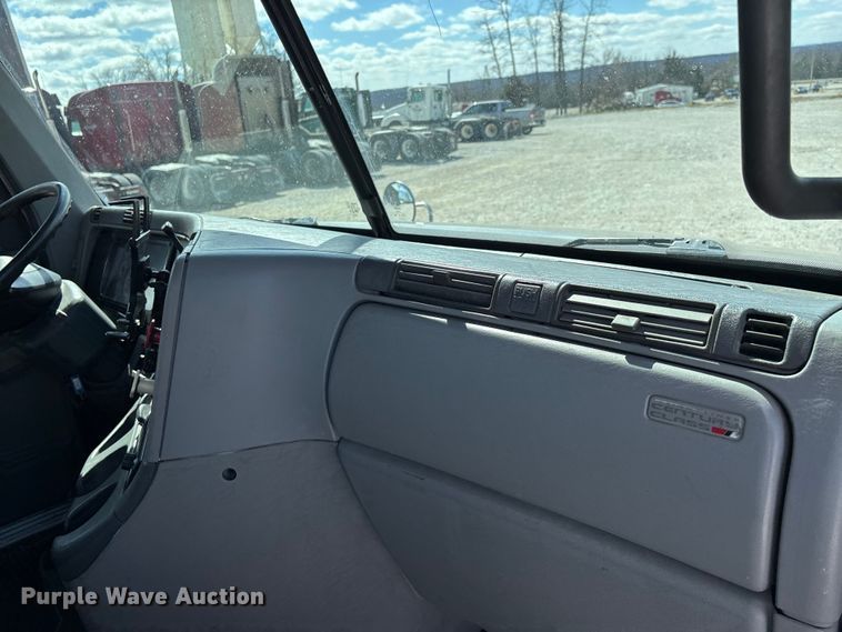 image for item DT0092 2014 Freightliner Columbia glider kit semi truck