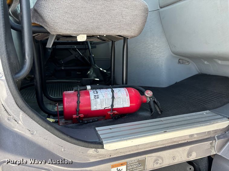 image for item DT0092 2014 Freightliner Columbia glider kit semi truck