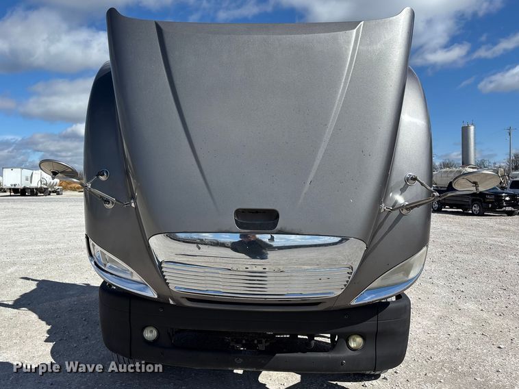 image for item DT0092 2014 Freightliner Columbia glider kit semi truck