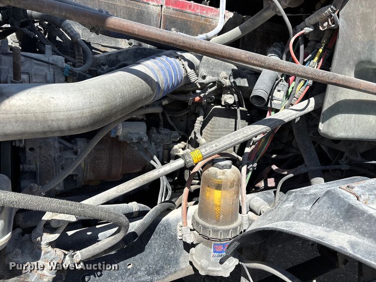 image for item DT0092 2014 Freightliner Columbia glider kit semi truck