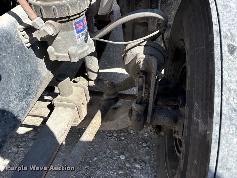 image for item DT0092 2014 Freightliner Columbia glider kit semi truck