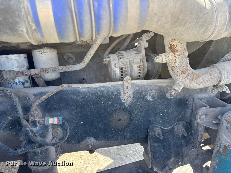 image for item DT0092 2014 Freightliner Columbia glider kit semi truck