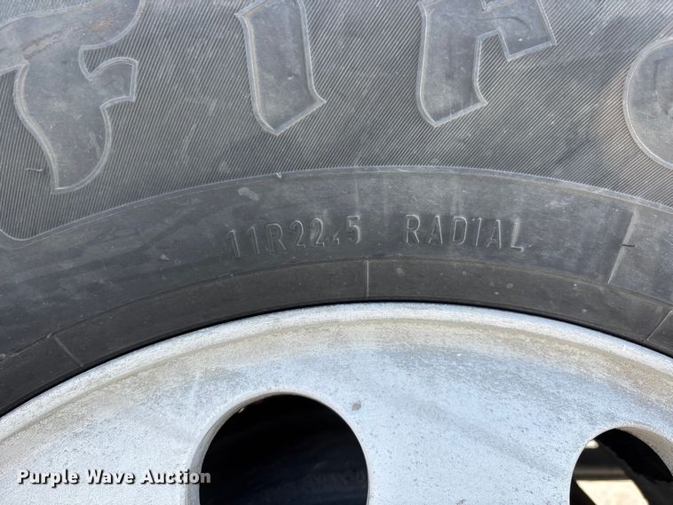 image for item DT0092 2014 Freightliner Columbia glider kit semi truck