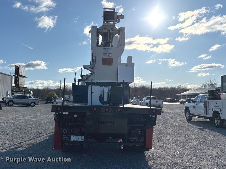 image for item DT0093 2004 International 4300 bucket truck