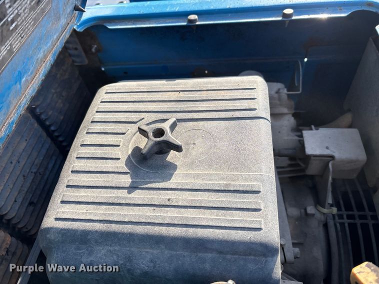 image for item DT0093 2004 International 4300 bucket truck