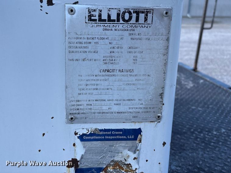 image for item DT0093 2004 International 4300 bucket truck