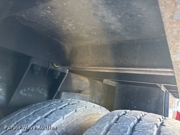 image for item DT0093 2004 International 4300 bucket truck